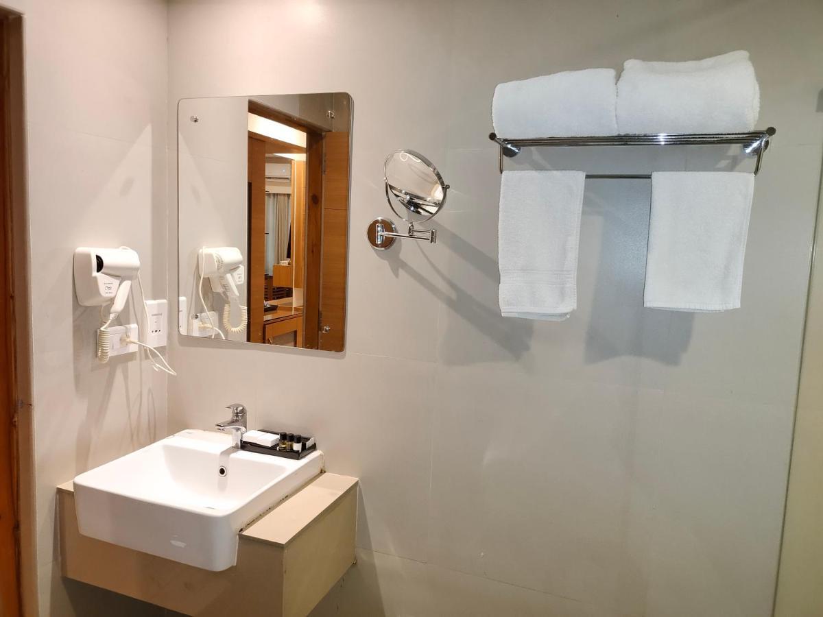 Hotel Indriya Wayanad Kalpetta Esterno foto