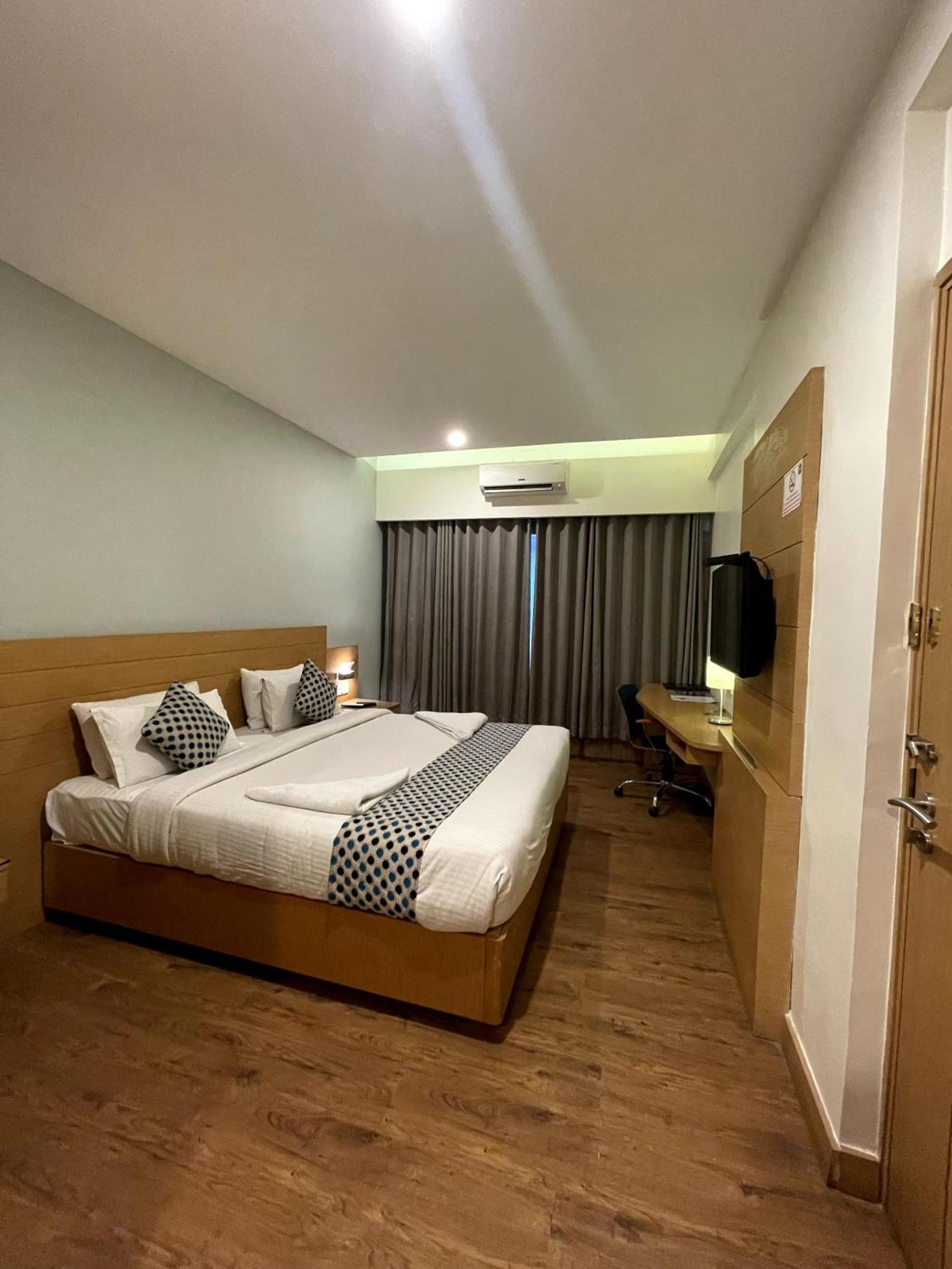 Hotel Indriya Wayanad Kalpetta Esterno foto